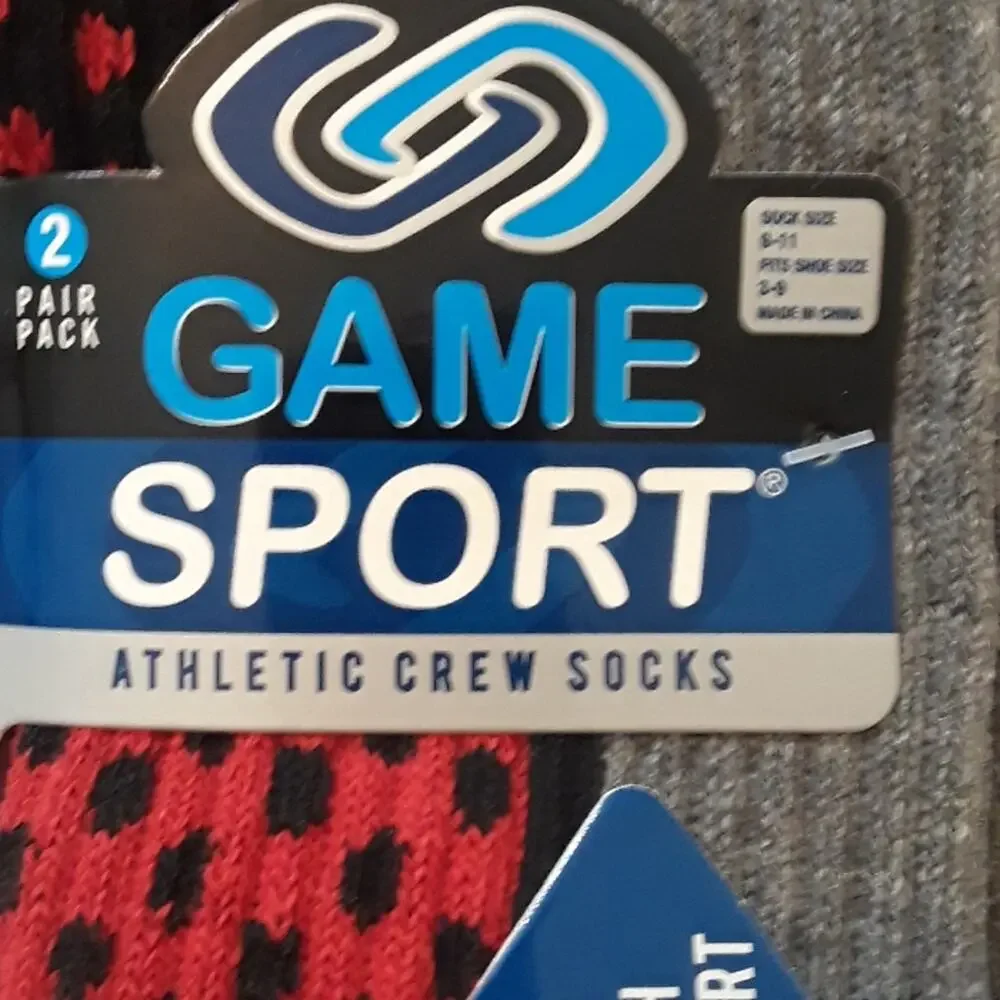 Bundle 4 pair NWT Athletic Socks Game Sport Black & Red Socks sz 3-9
